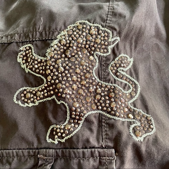 Express - Brown Cargo Capri Pants Gold Rhinestone
Lion - Size 4 - Picture 6 of 6